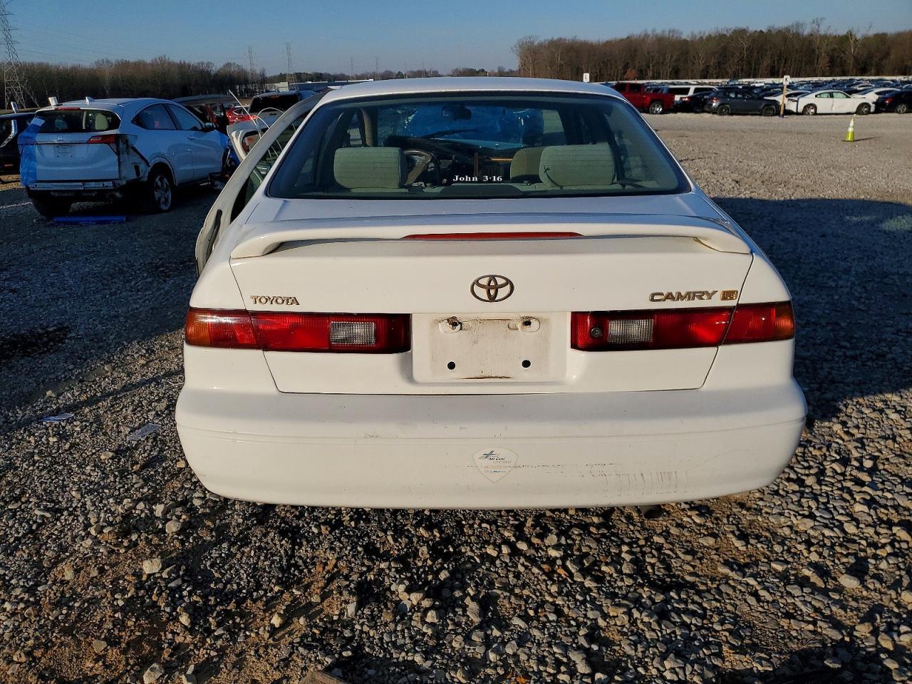 1999 Toyota Camry Ce - Фото 6