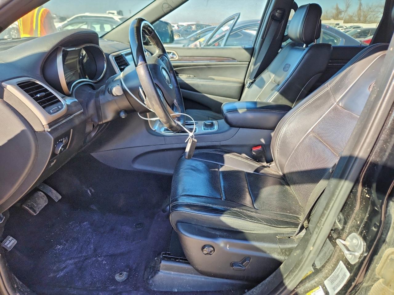 2017 Jeep Grand Cherokee Overland - Image 7