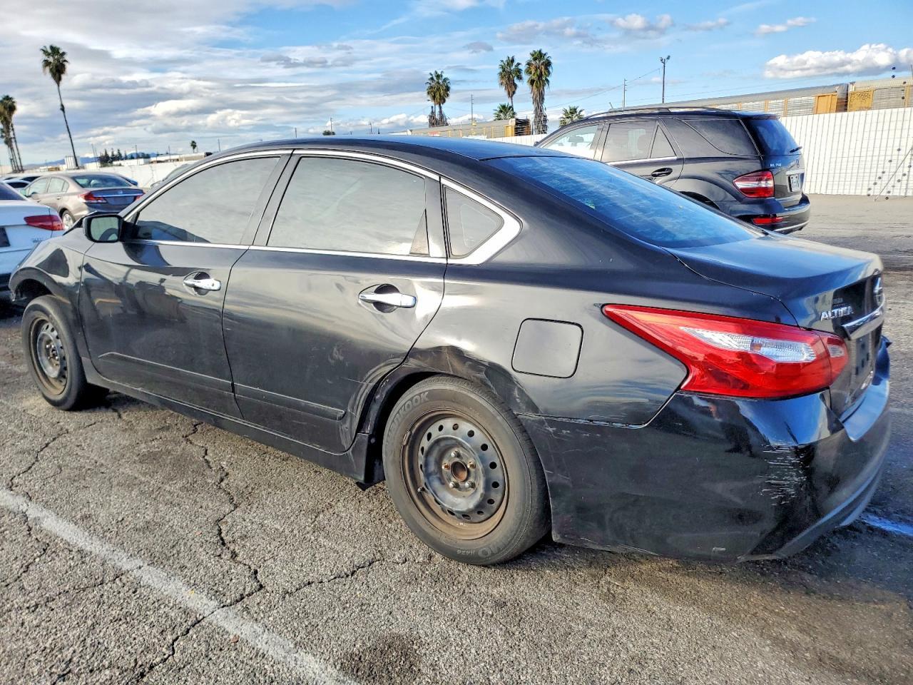 2016 Nissan Altima 2.5 - Фото 2
