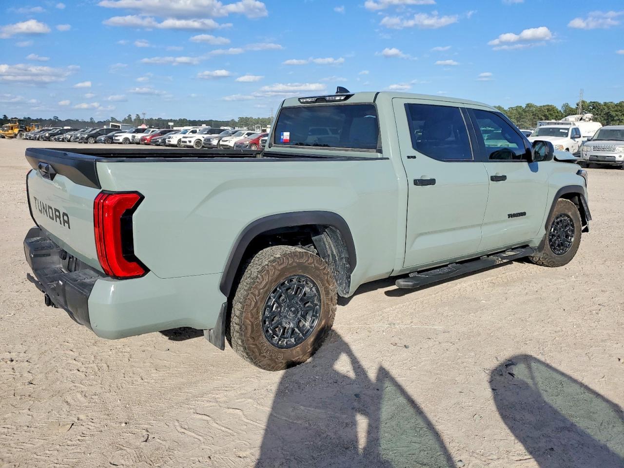 2025 Toyota Tundra Crewmax Sr5 - Image 3
