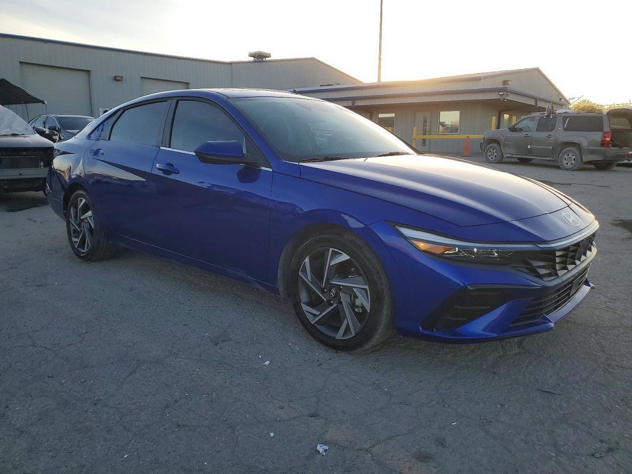 2025 Hyundai Elantra Sel - Фото 4