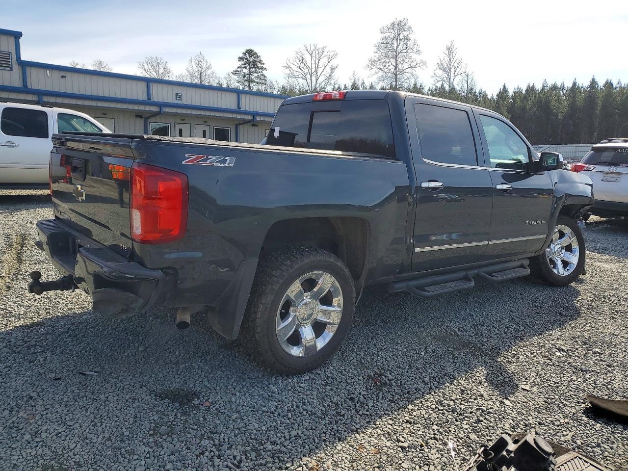 2017 Chevrolet Silverado K1500 Ltz - Image 3