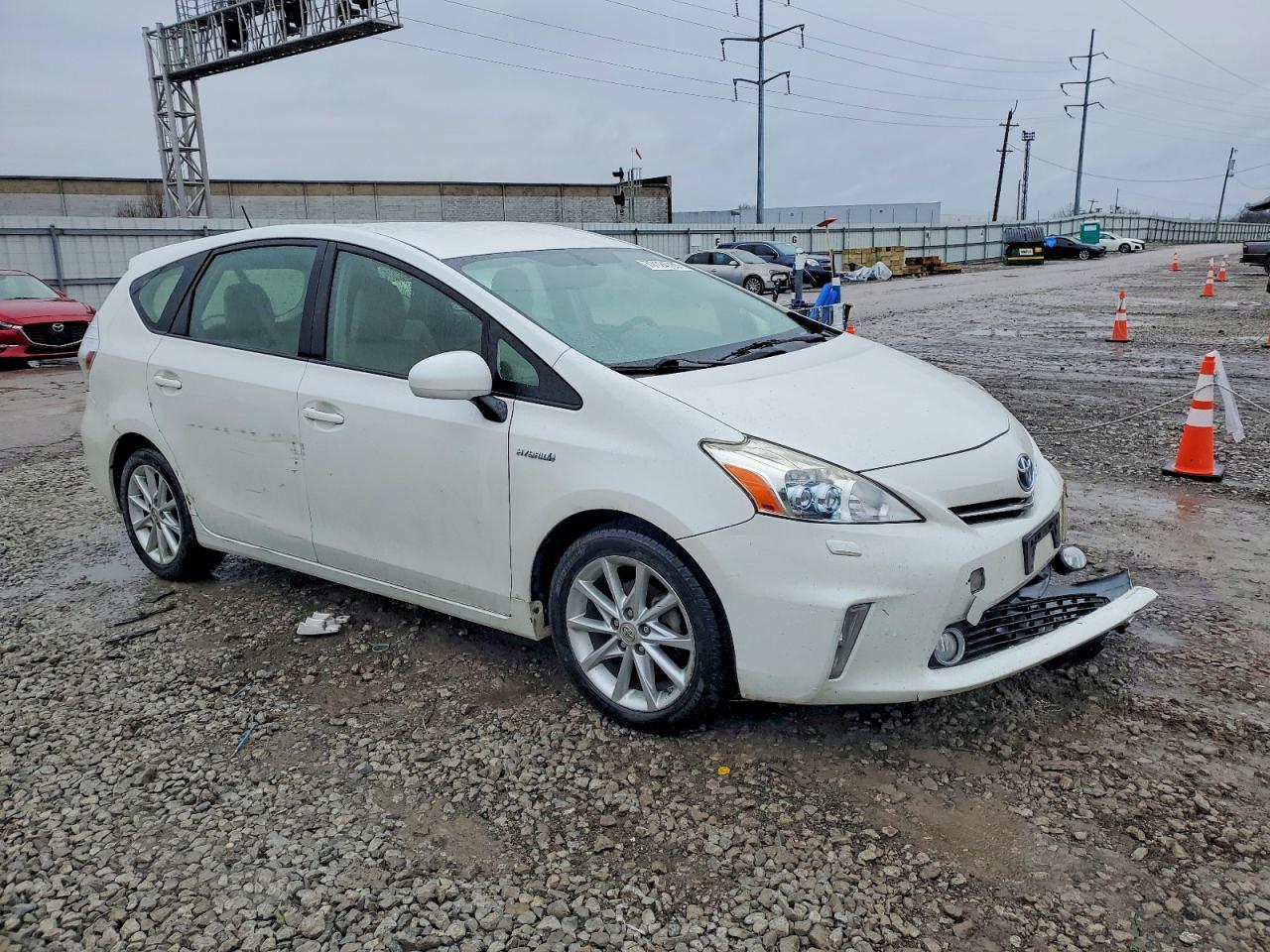 2013 Toyota Prius V - Фото 4