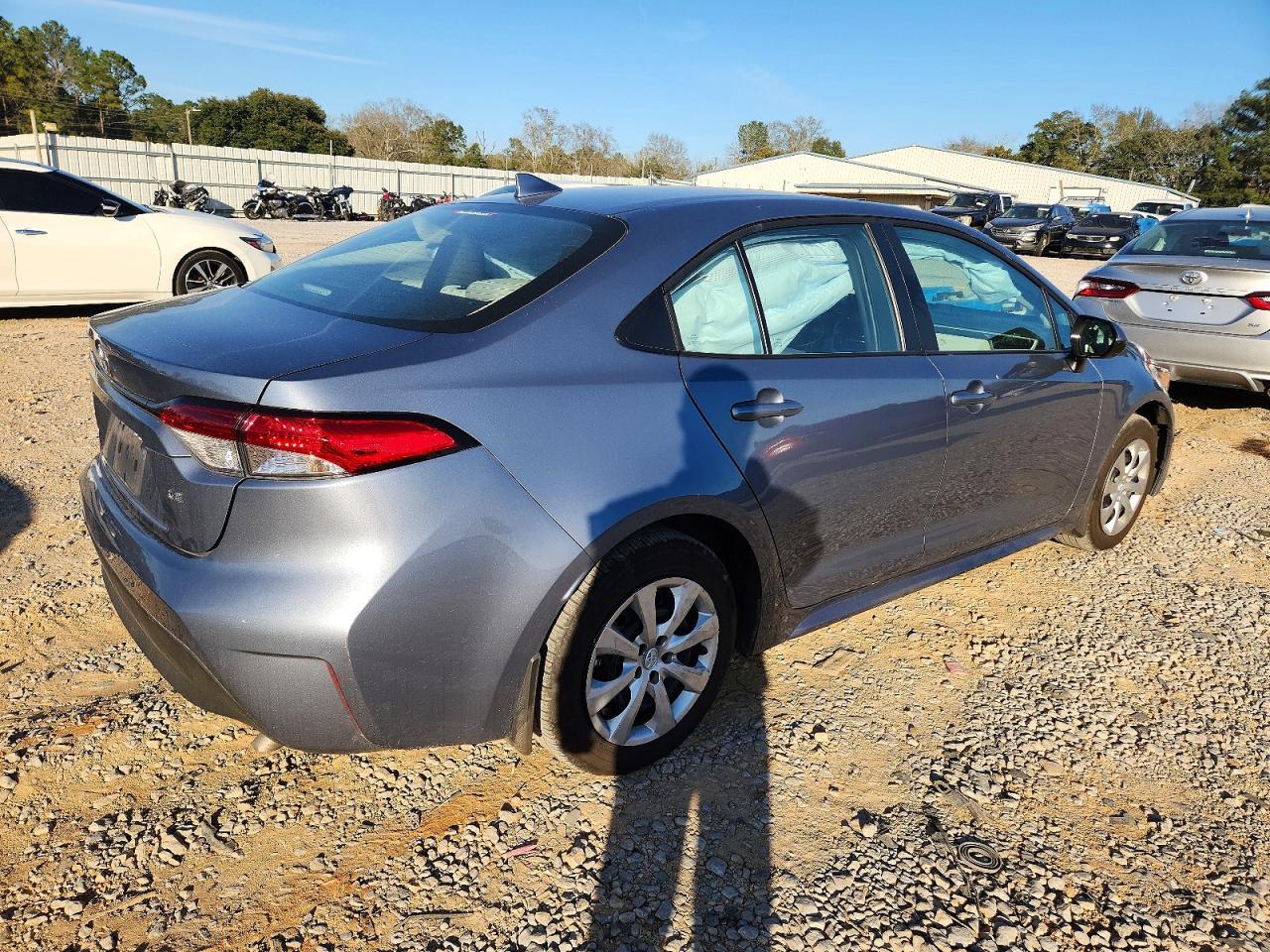 2025 Toyota Corolla Le - Фото 3