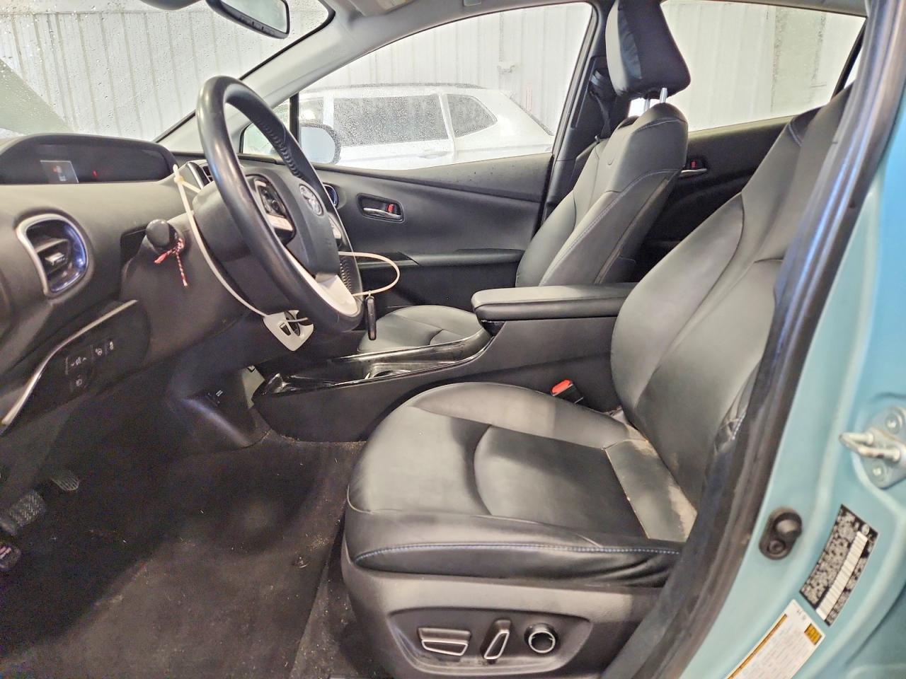 2017 Toyota Prius Four Touring - Фото 7