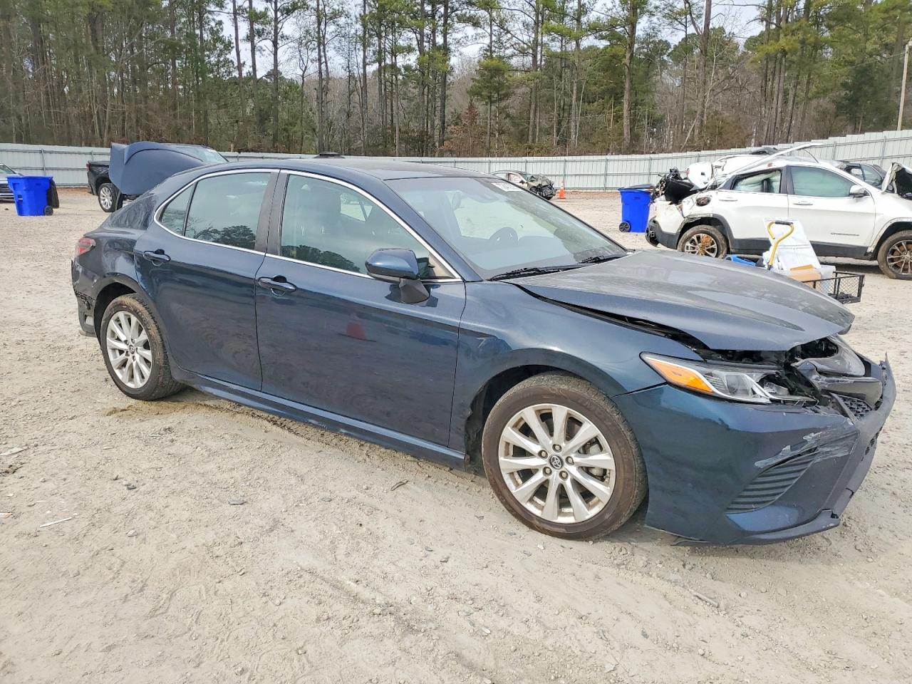2018 Toyota Camry L - Фото 4