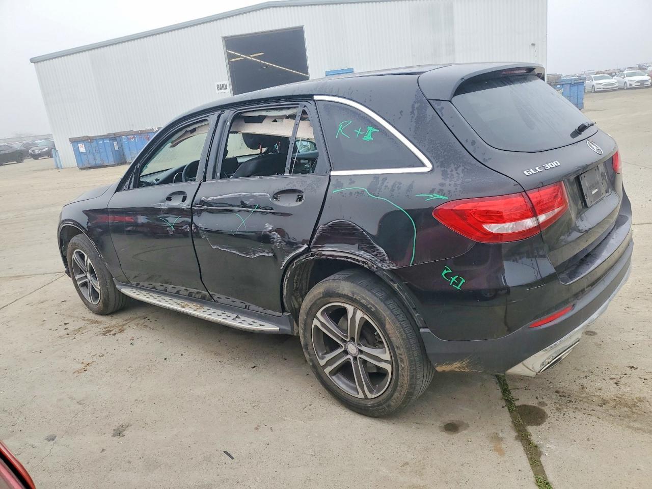 2017 Mercedes-Benz Glc 300 4Matic - Фото 2