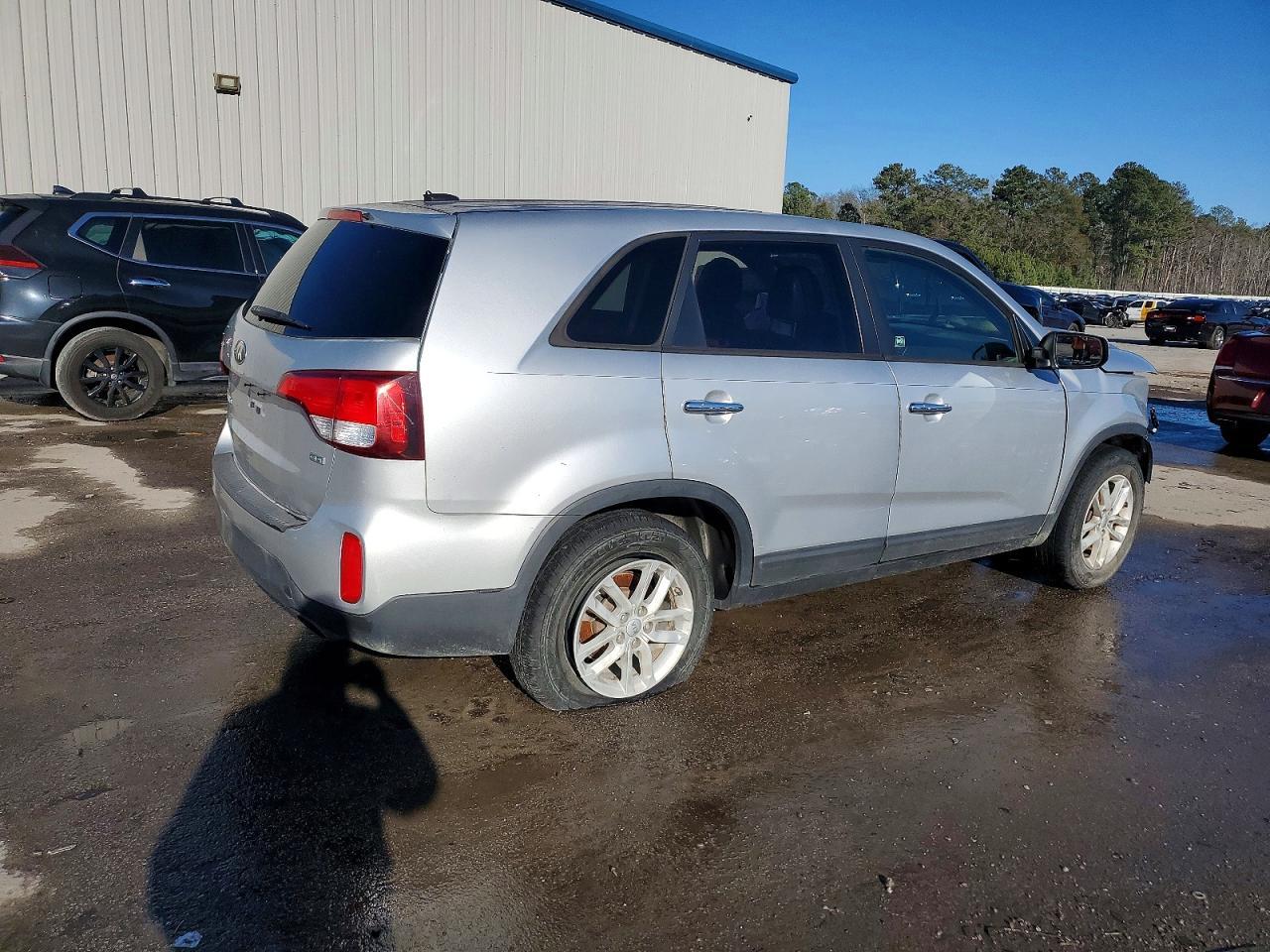 2015 Kia Sorento Lx - Image 3