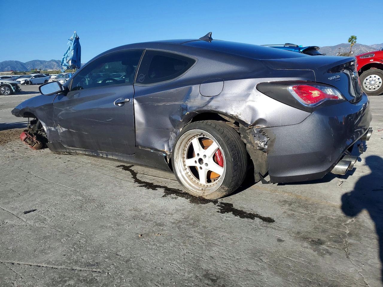 2013 Hyundai Genesis Coupe 3.8L - Фото 2