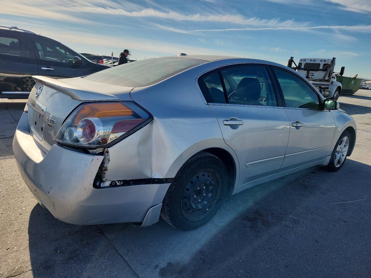 2008 Nissan Altima 3.5Se - Image 3