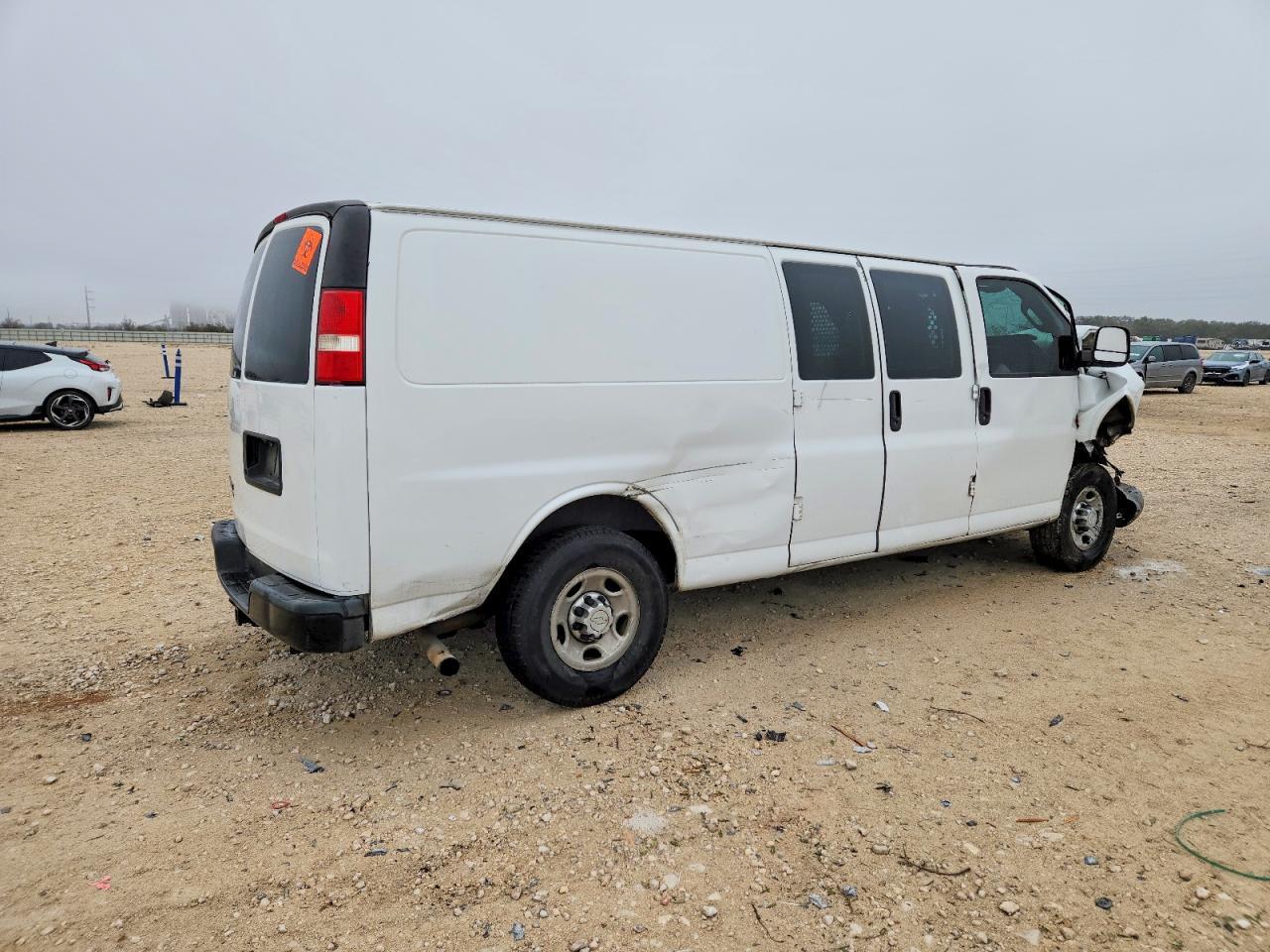 2016 Chevrolet Express G2500 Utility / Service Van - Фото 3