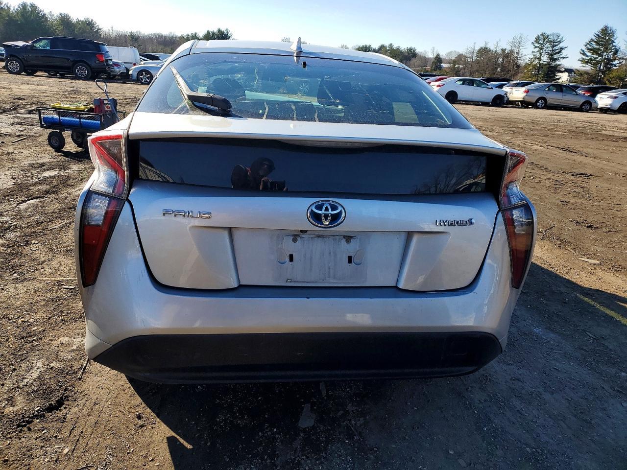 2016 Toyota Prius - Фото 6