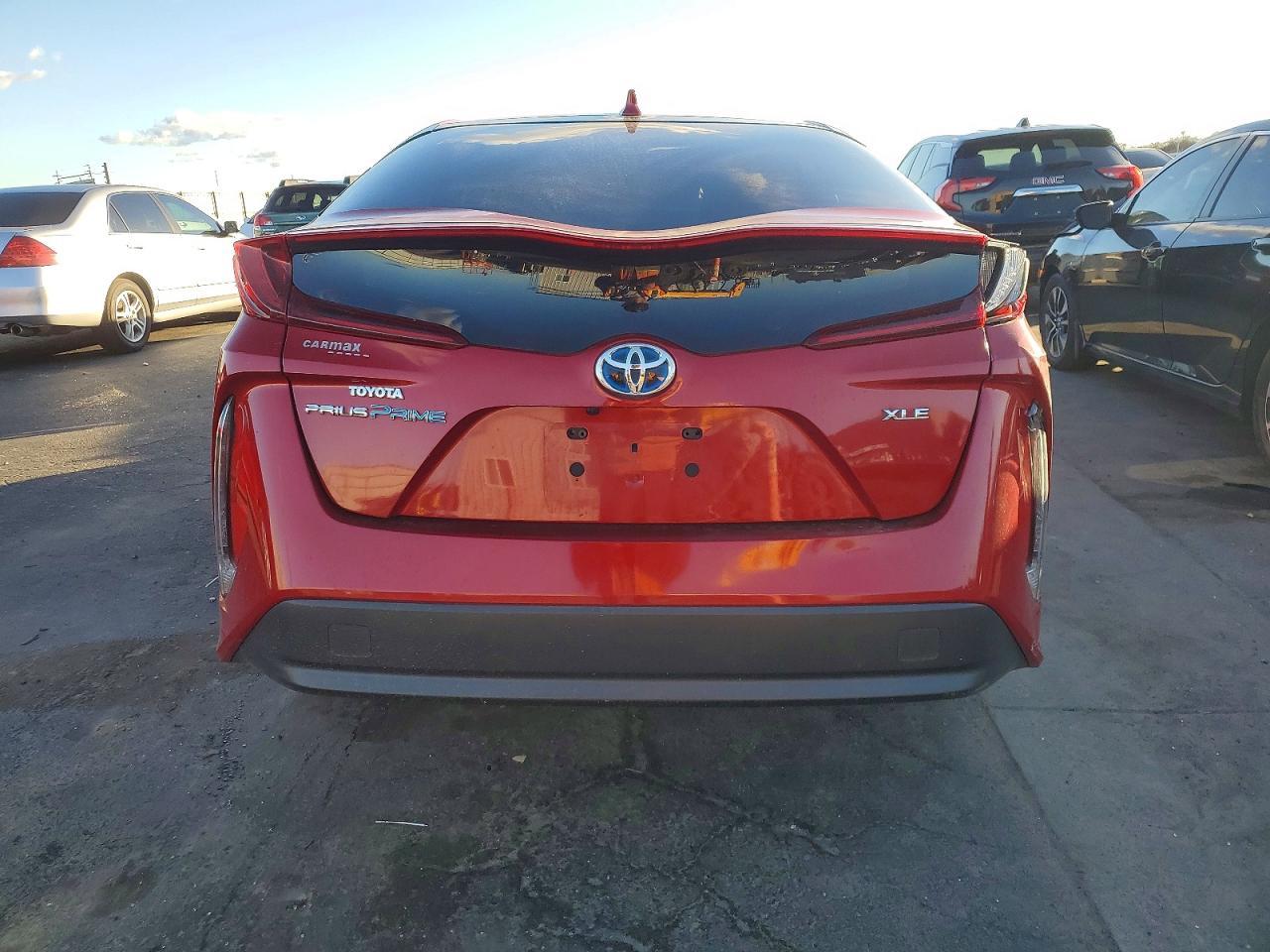 2020 Toyota Prius Prime Le - Image 6