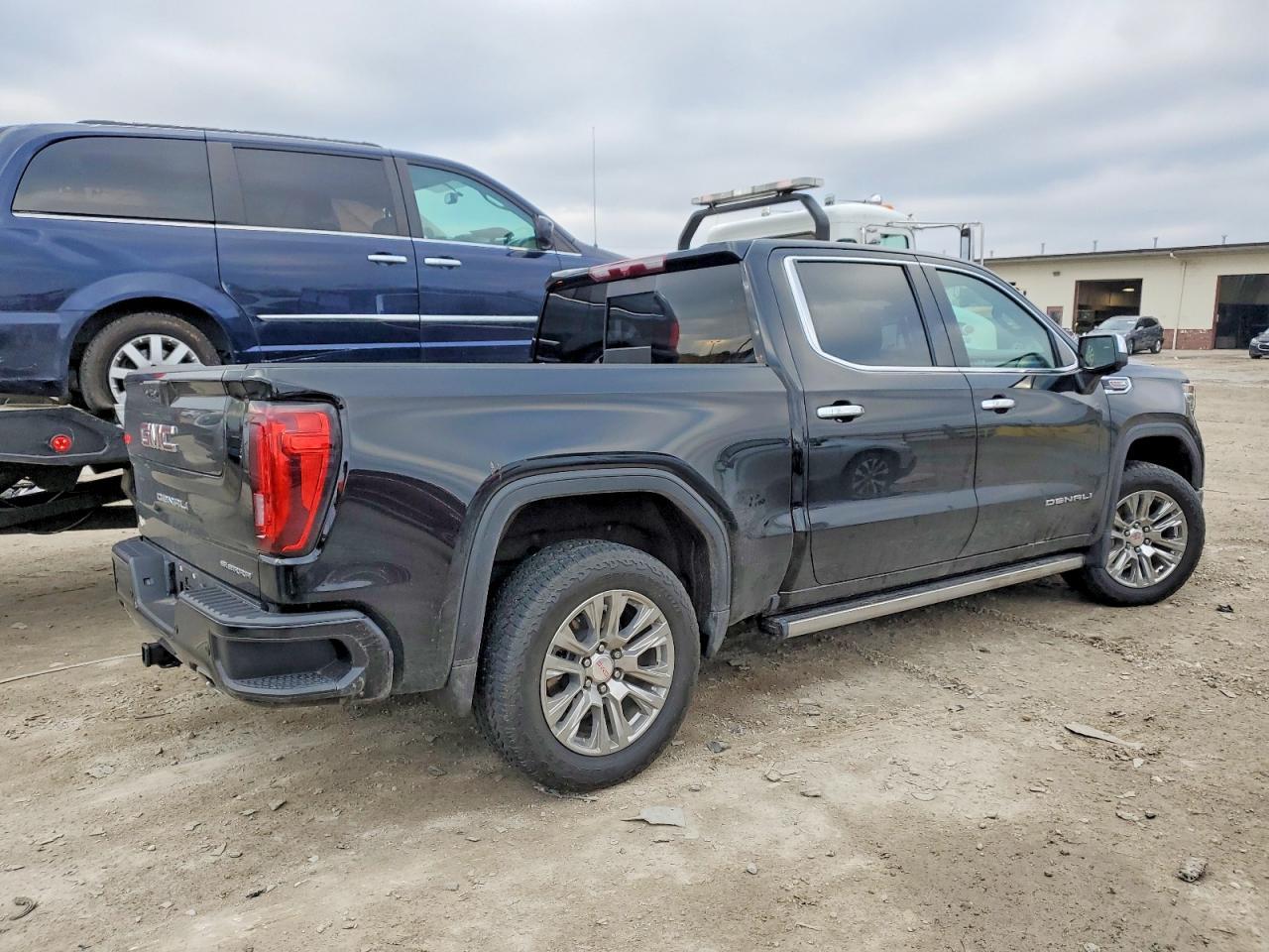 2023 GMC Sierra K1500 Denali - Фото 3