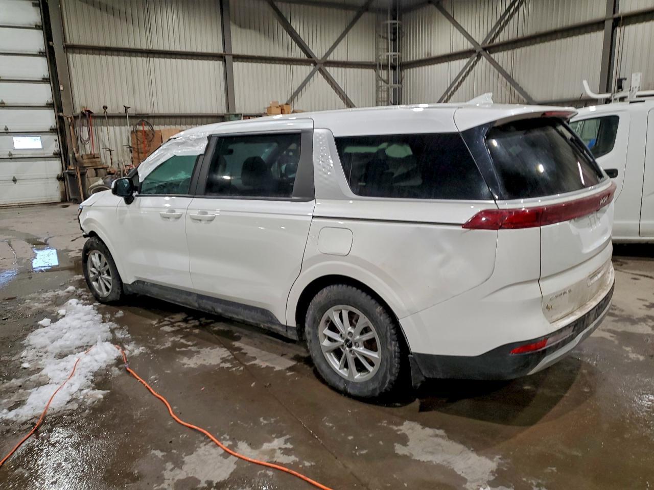 2023 Kia Carnival Lx - Фото 2