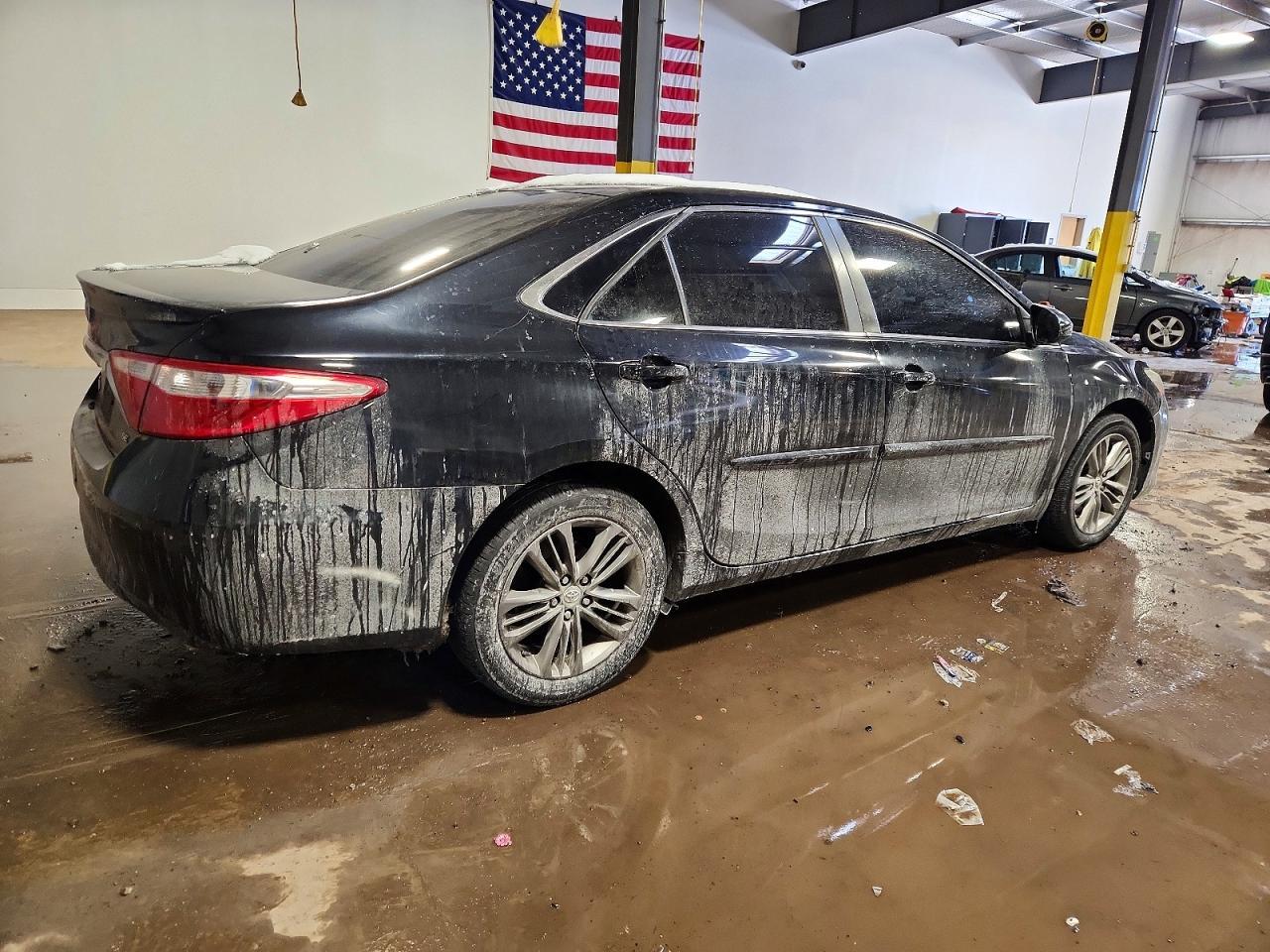 2016 Toyota Camry Le - Image 3