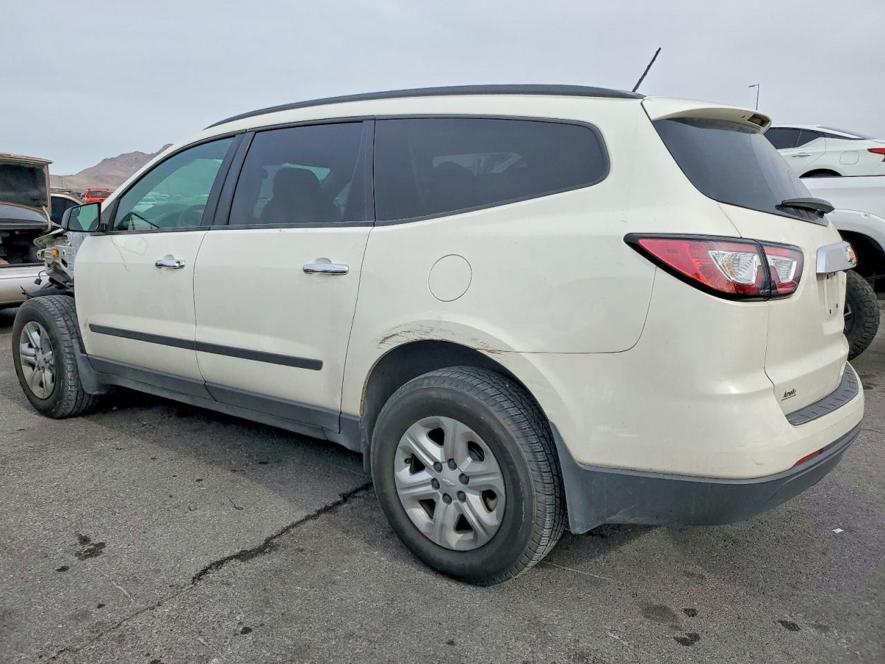 2014 Chevrolet Traverse Ls - Image 2