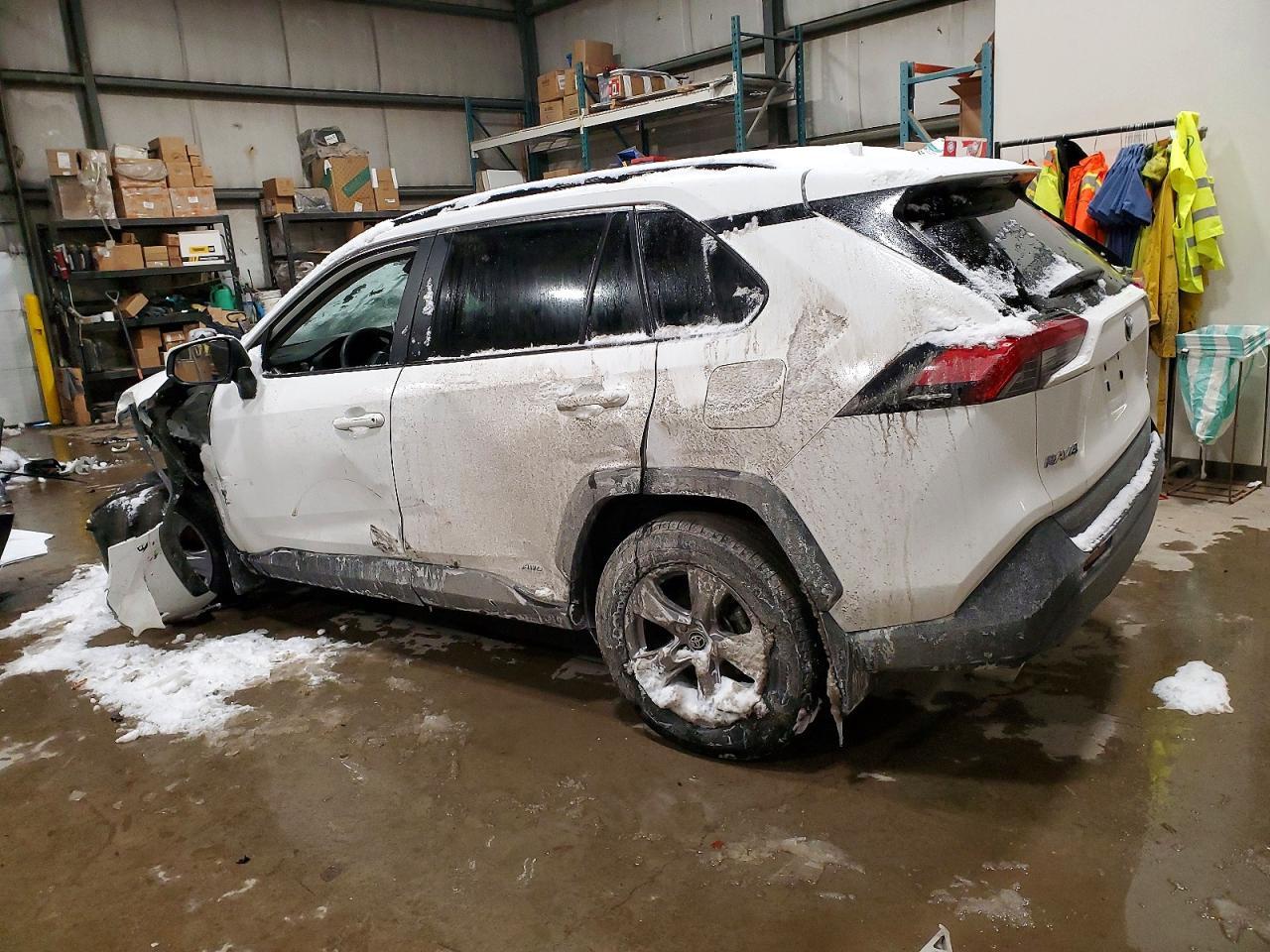 2024 Toyota Rav4 Xle - Фото 2