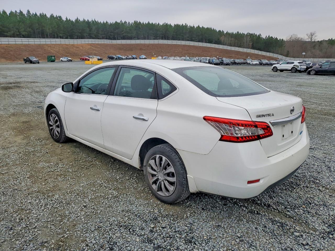 2014 Nissan Sentra S - Фото 2
