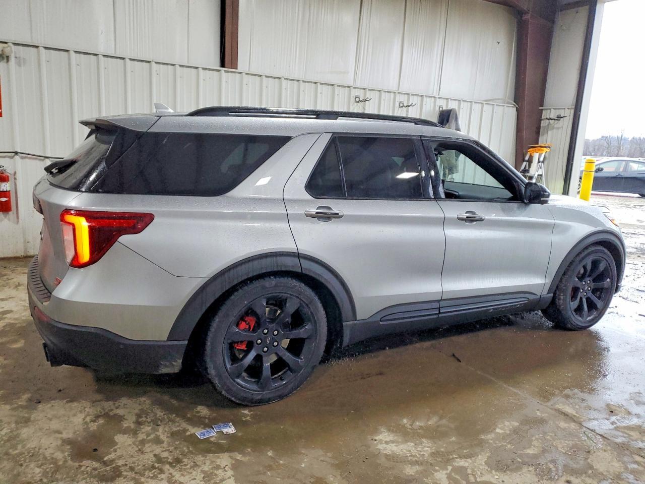 2020 Ford Explorer St - Image 3