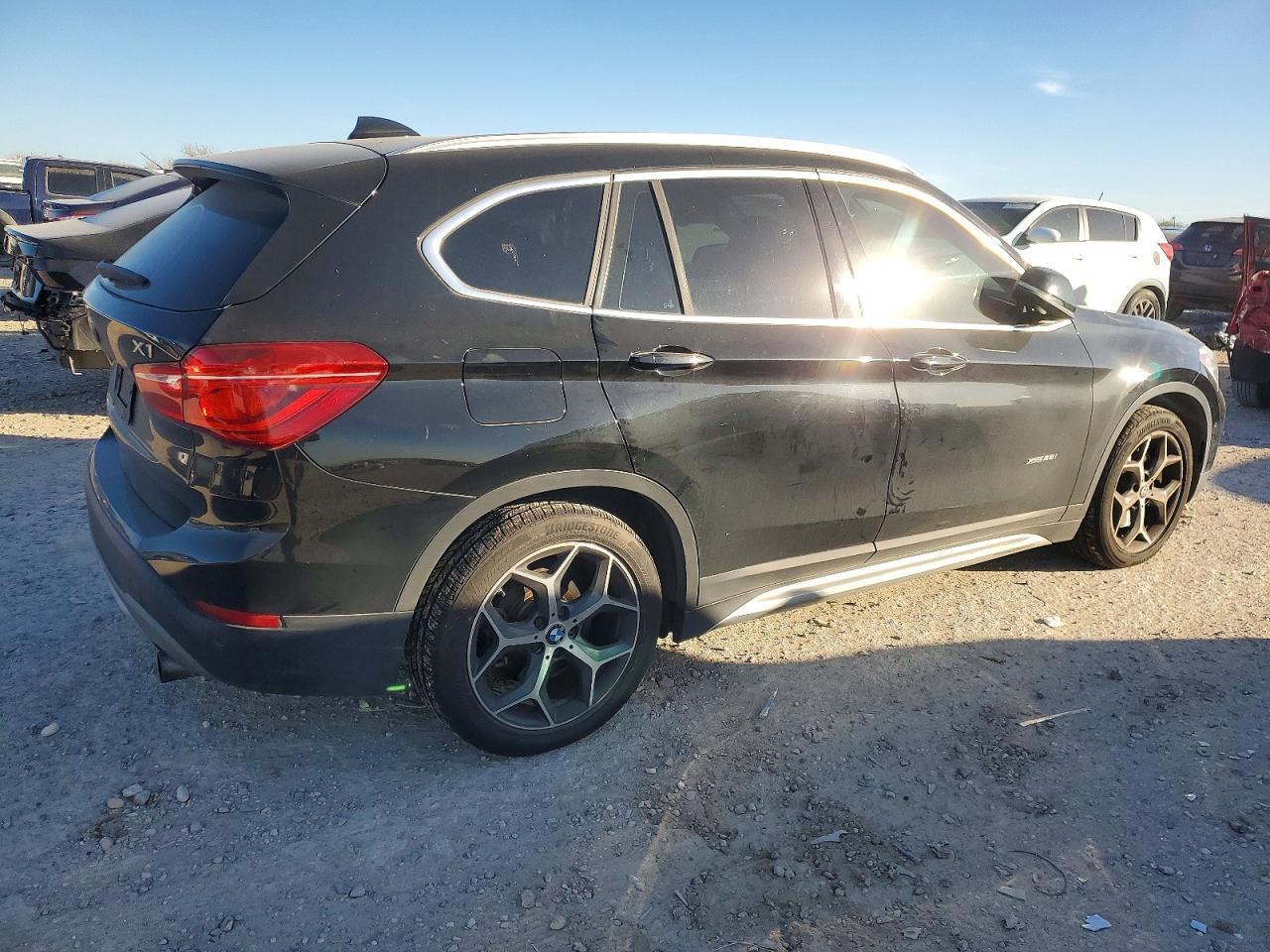 2016 BMW X1 xDrive28I - Фото 3