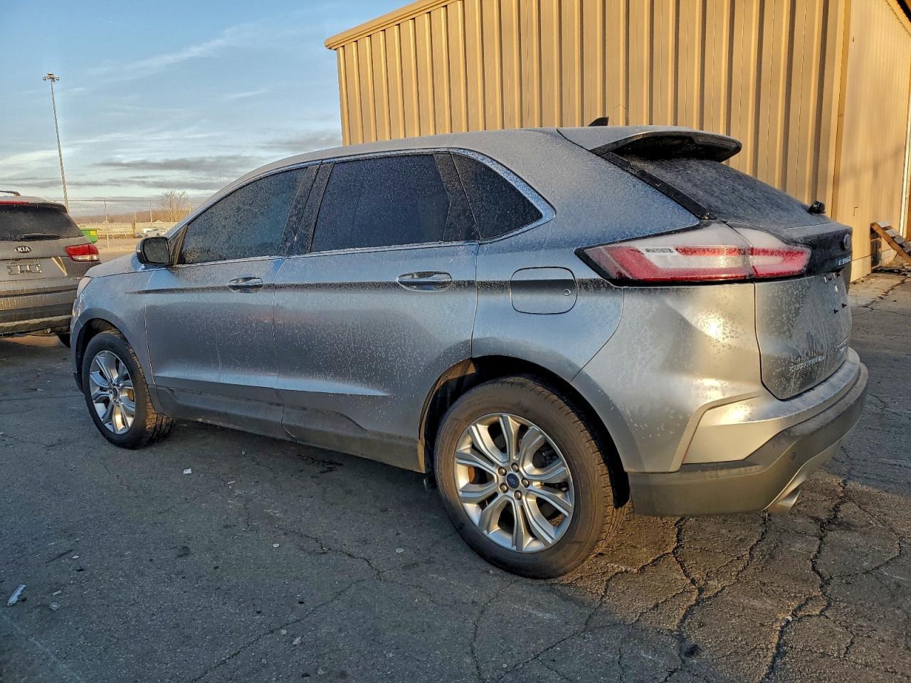 2022 Ford Edge Titanium - Image 2