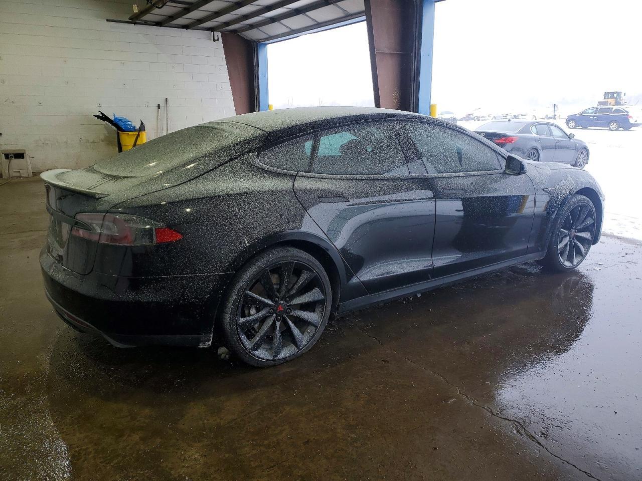 2015 Tesla Model S - Image 3