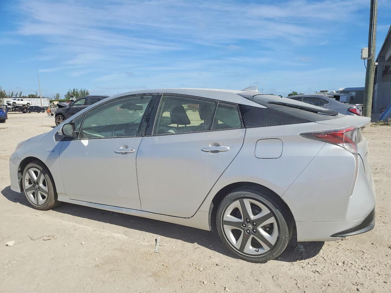 2016 Toyota Prius - Image 2