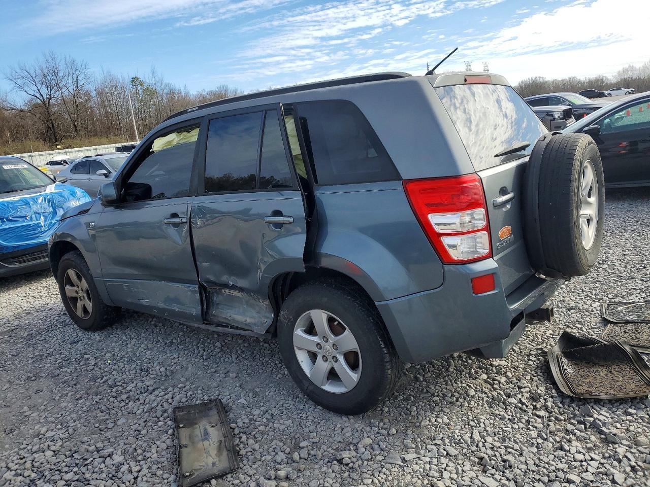 2006 Suzuki Grand Vitara Premium - Image 2