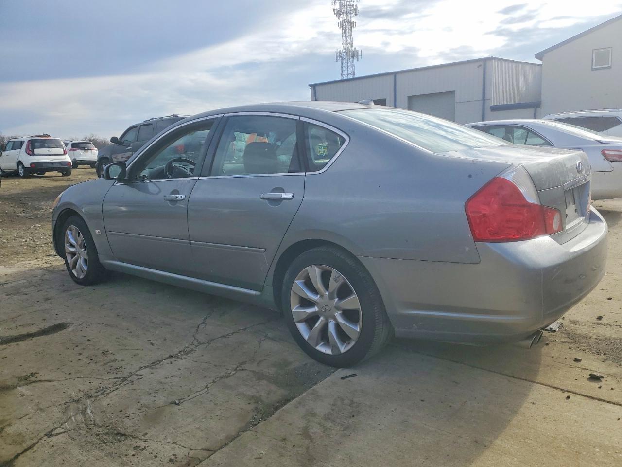2006 Infiniti M35 Base - Image 2