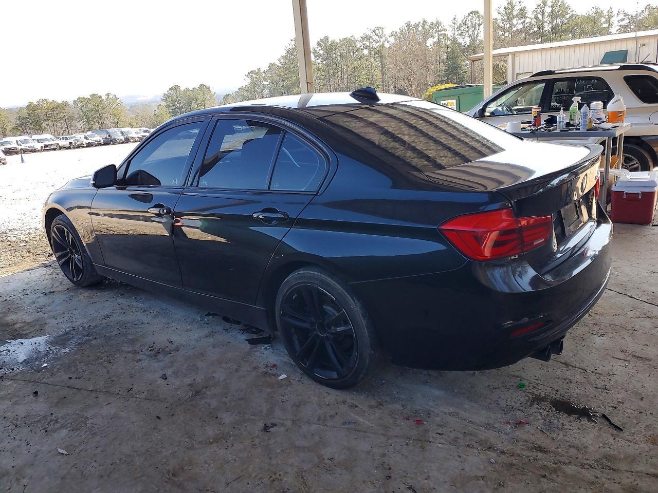 2018 BMW 330 I - Фото 2