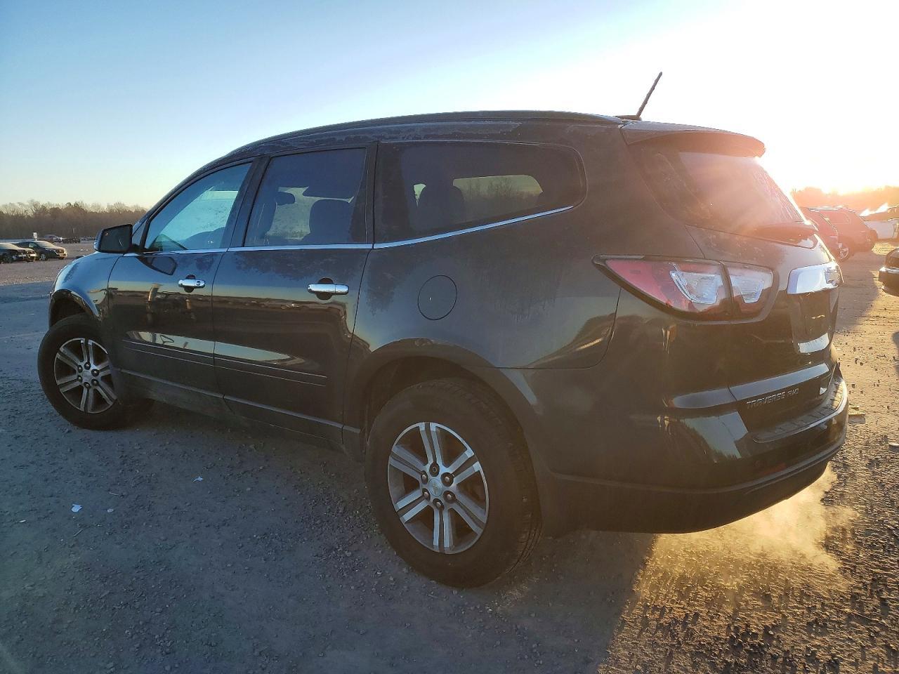 2017 Chevrolet Traverse Lt - Image 2
