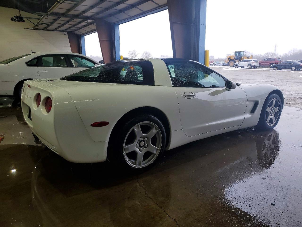 1999 Chev Corvette - Фото 3