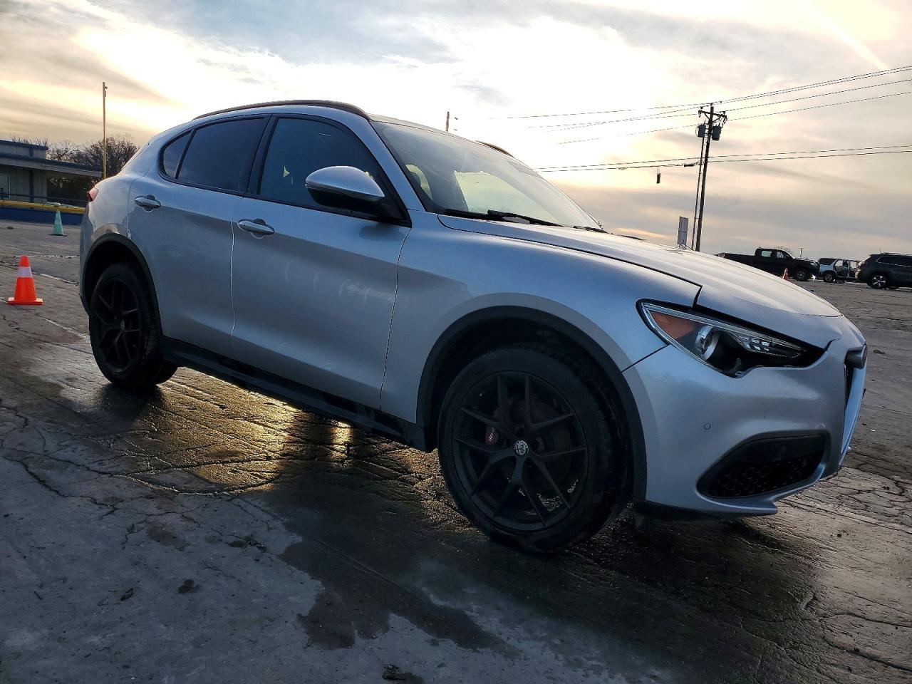 2018 Alfa Romeo Stelvio Ti Sport - Фото 4