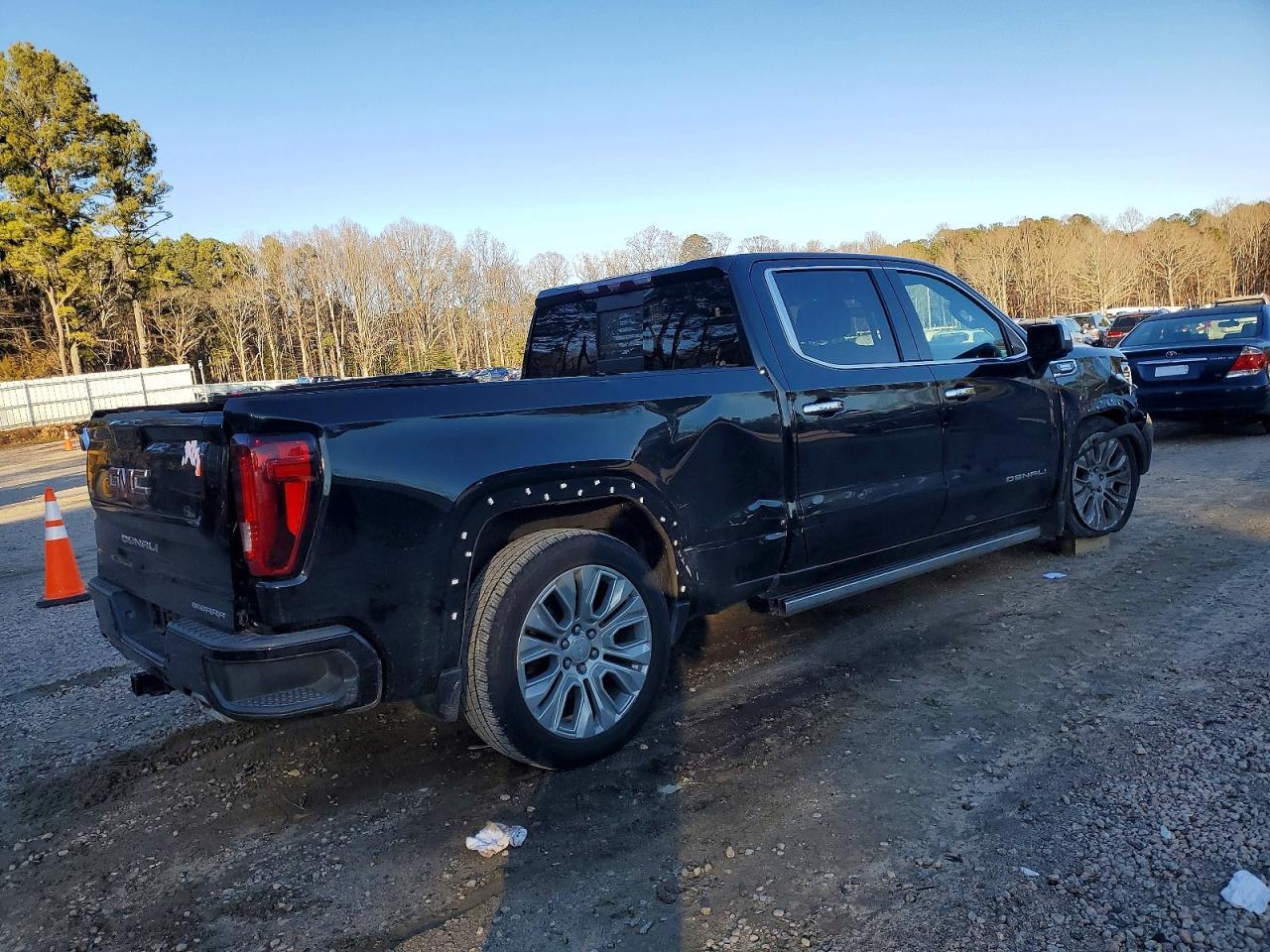 2021 GMC Sierra K1500 Denali - Image 3
