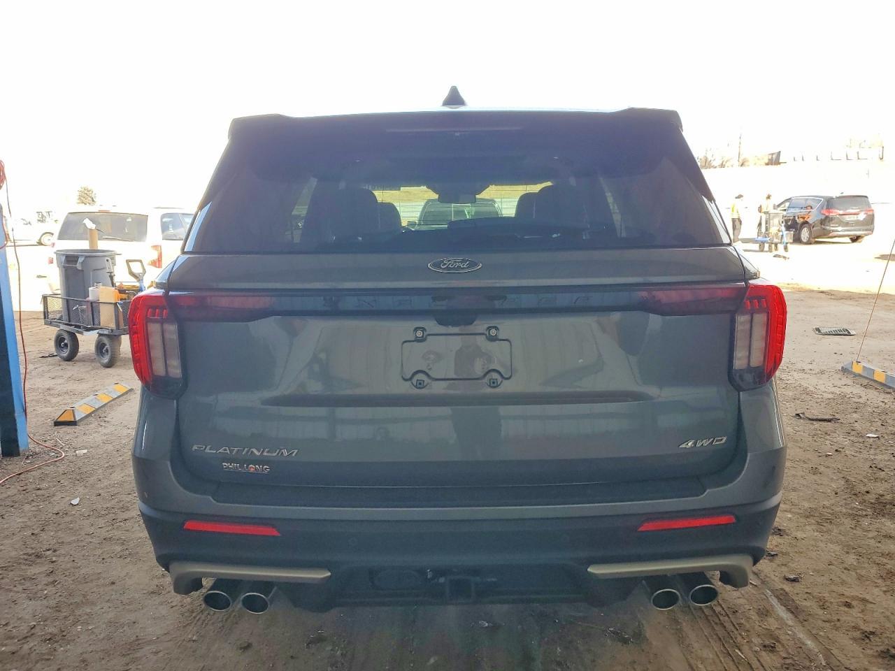 2025 Ford Explorer Platinum - Фото 6