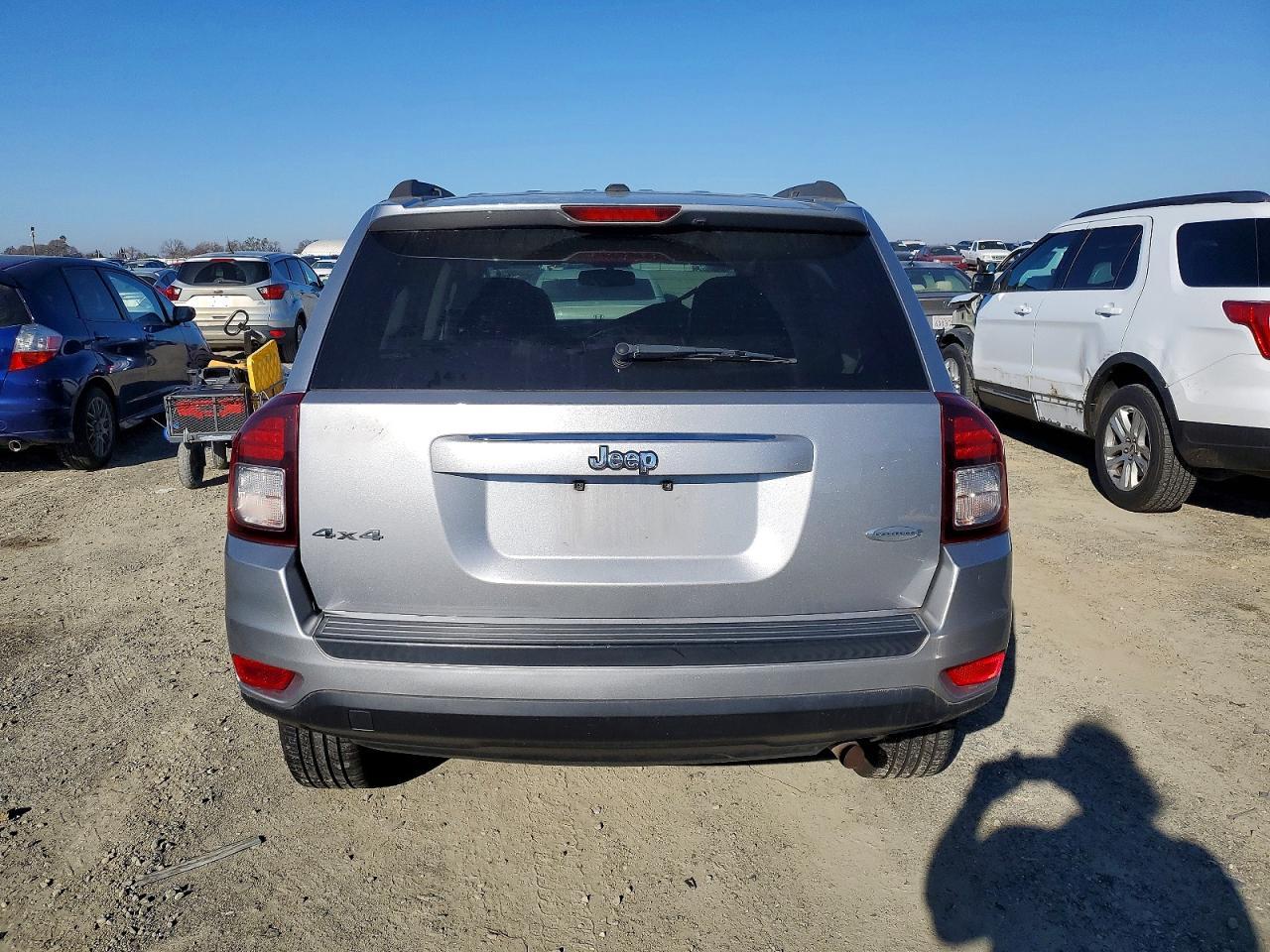 2017 Jeep Compass Latitude - Image 6