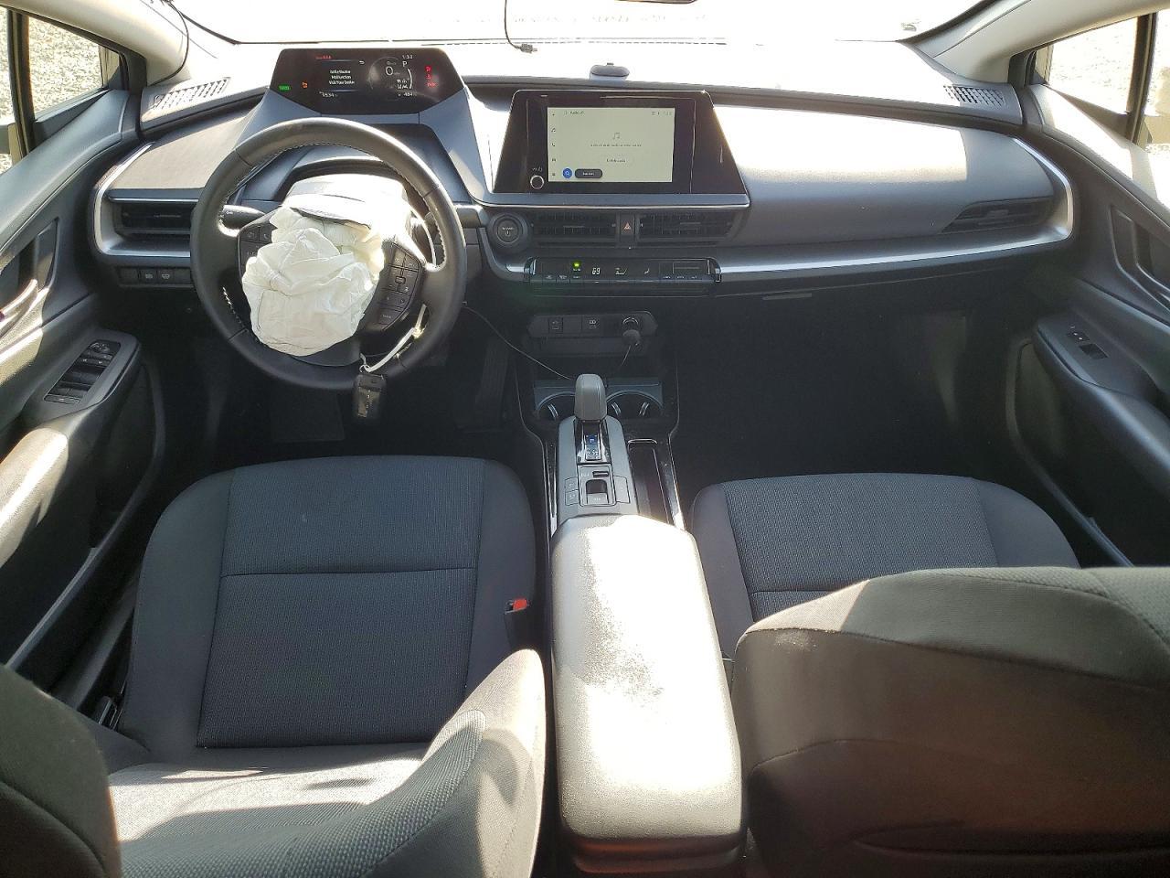 2025 Toyota Prius Le - Фото 7