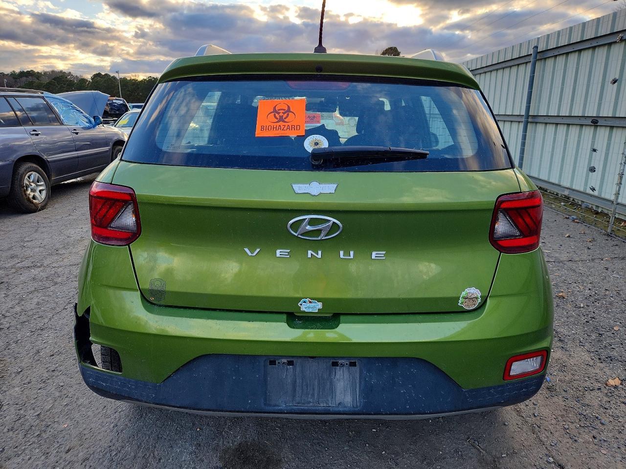 2023 Hyundai Venue Sel - Image 6