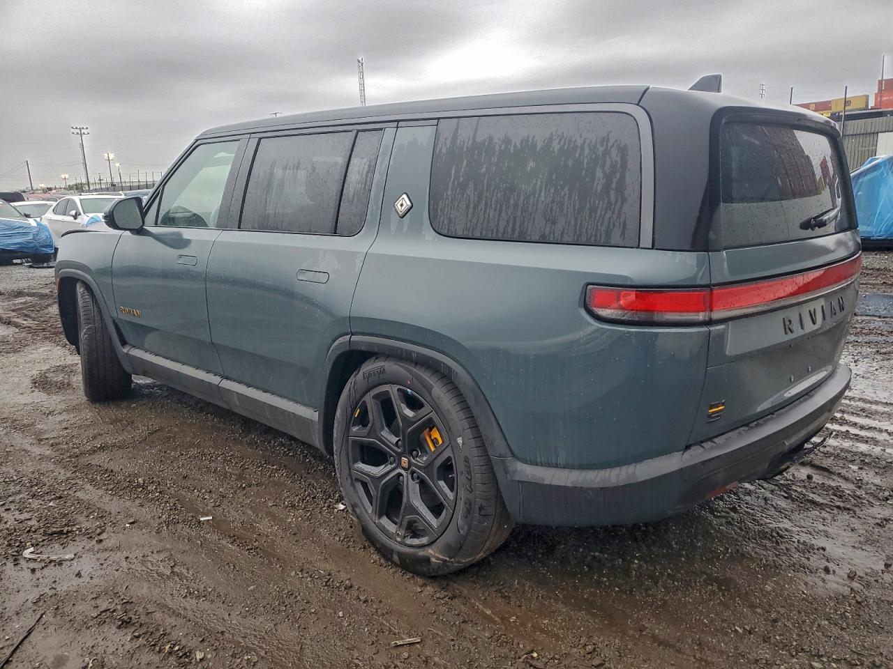 2025 Rivian R1S Premium - Фото 2