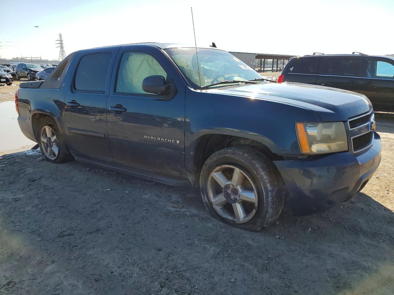 2007 Chevrolet Avalanche C1500 - Image 4