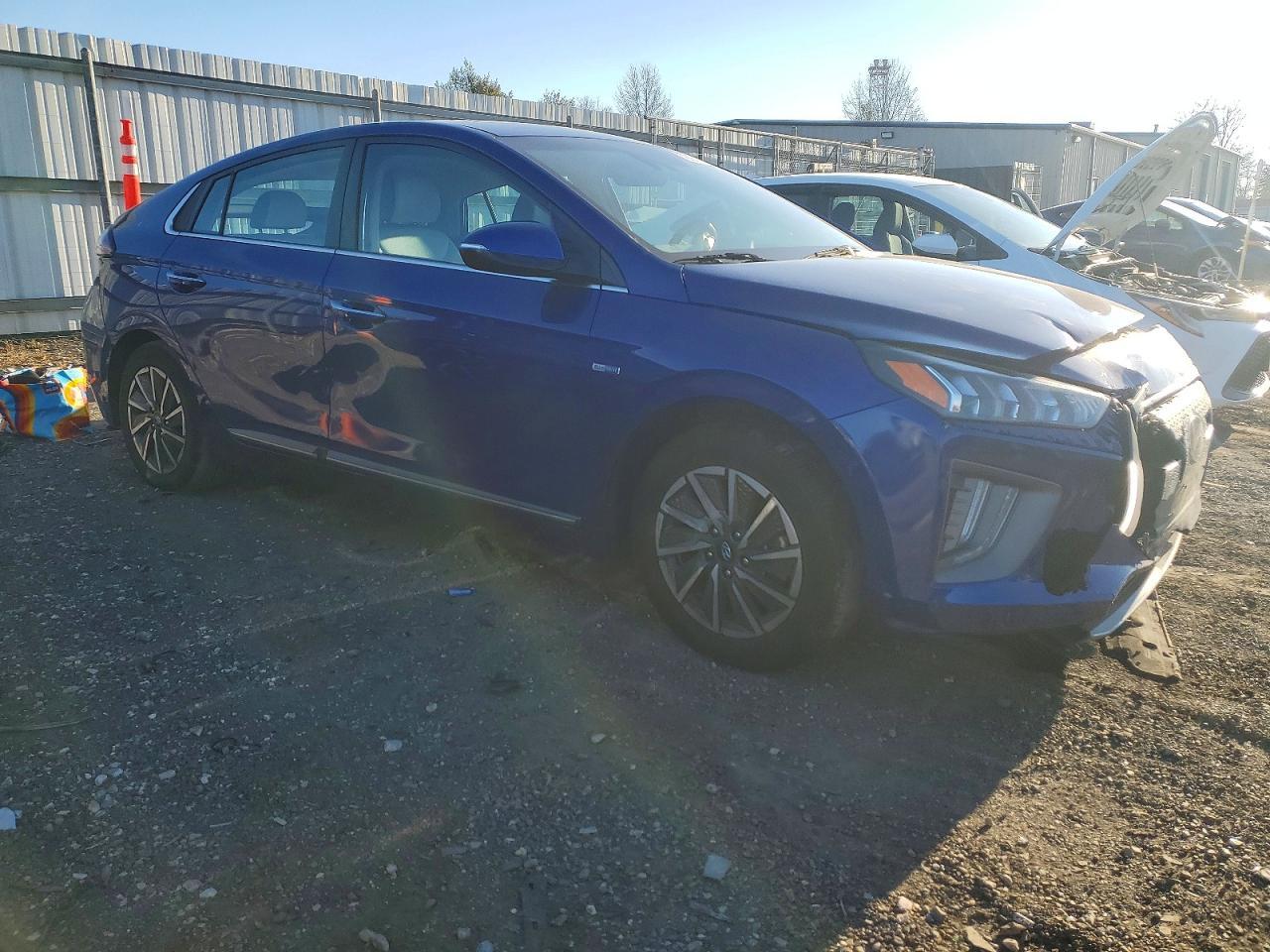 2020 Hyundai Ioniq Limited - Image 4