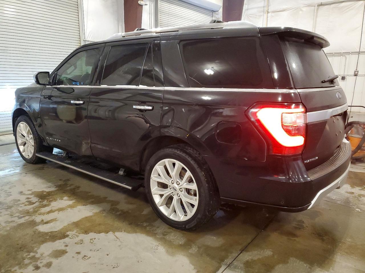 2019 Ford Expedition Platinum - Image 2