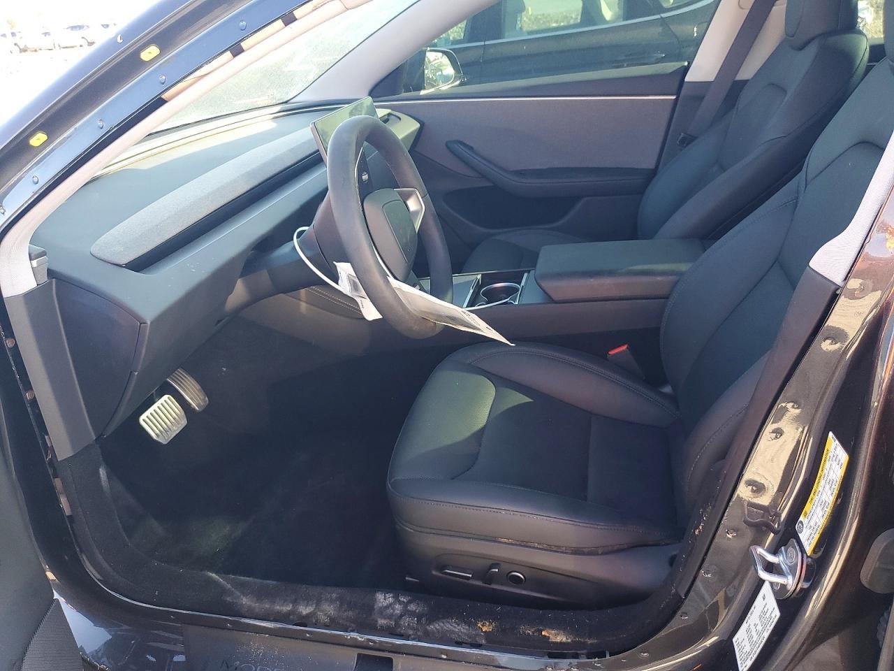 2025 Tesla Model 3 - Image 7