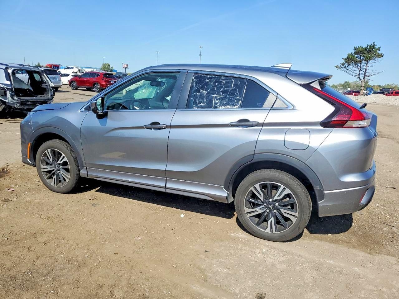 2024 Mitsubishi Eclipse Cross Se - Image 2