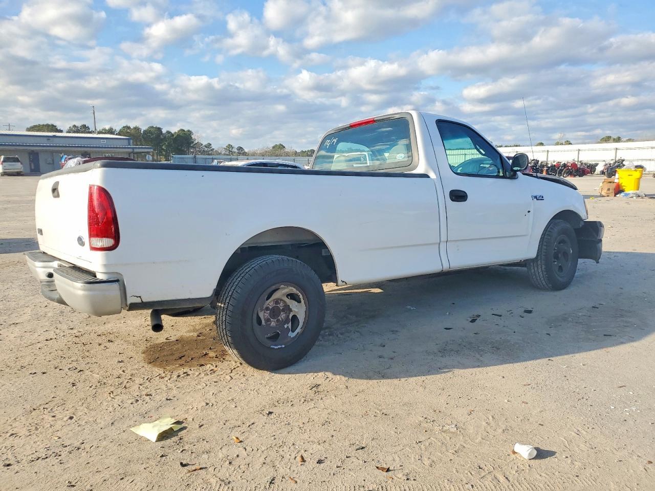 1999 Ford F150 - Image 3