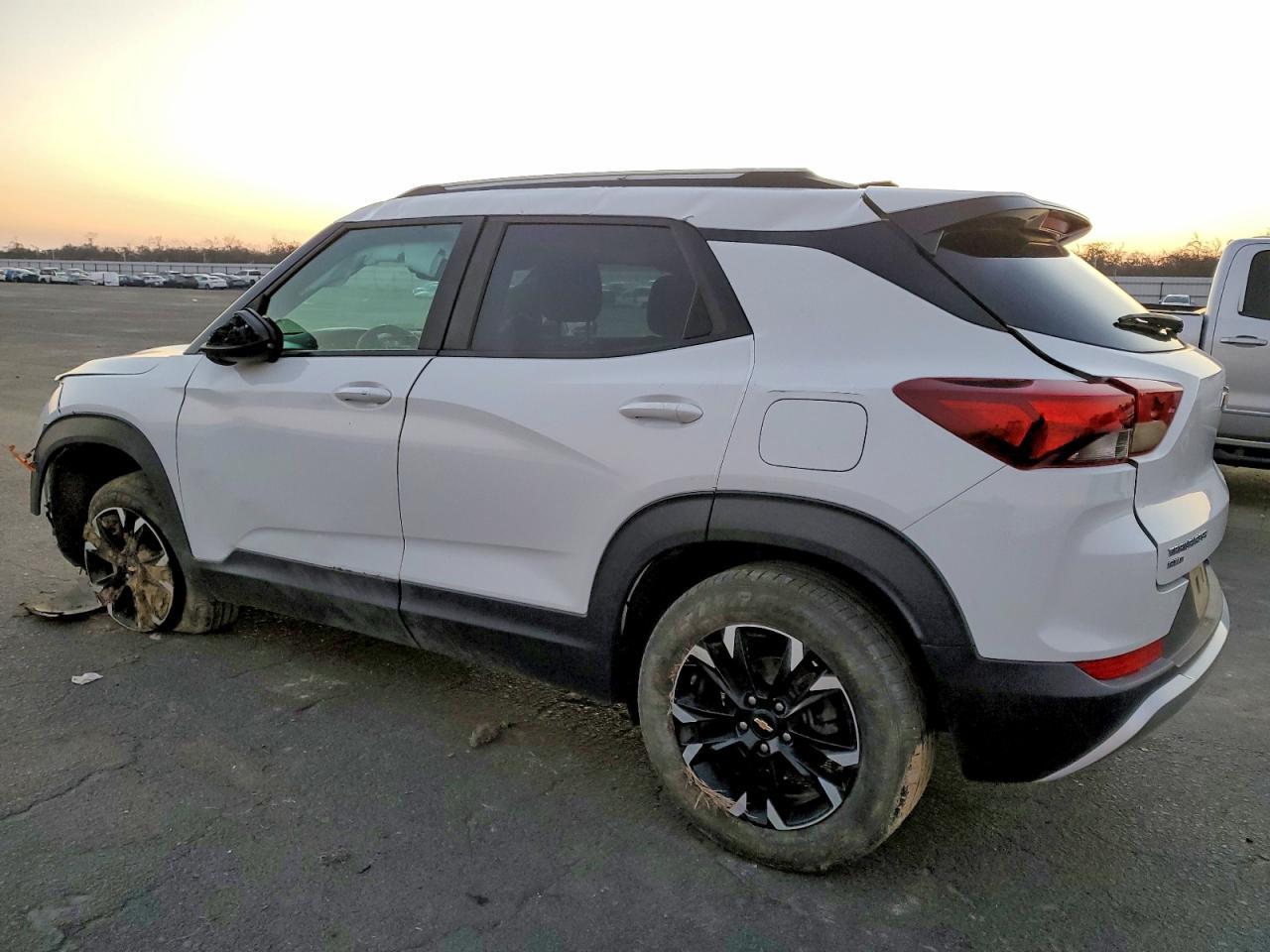 2022 Chevrolet Trailblazer Lt - Image 2