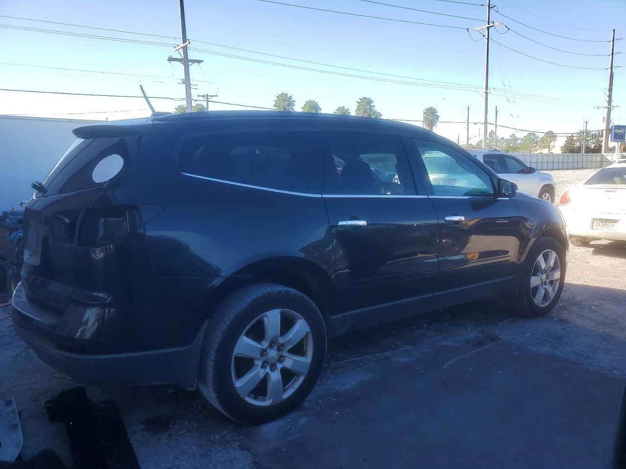 2016 Chevrolet Traverse Lt - Image 3