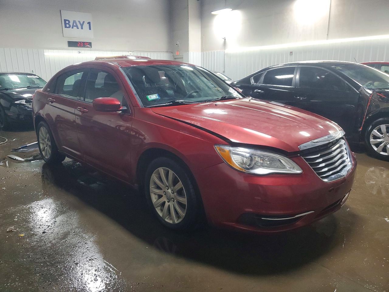 2014 Chrysler 200 Touring - Image 4