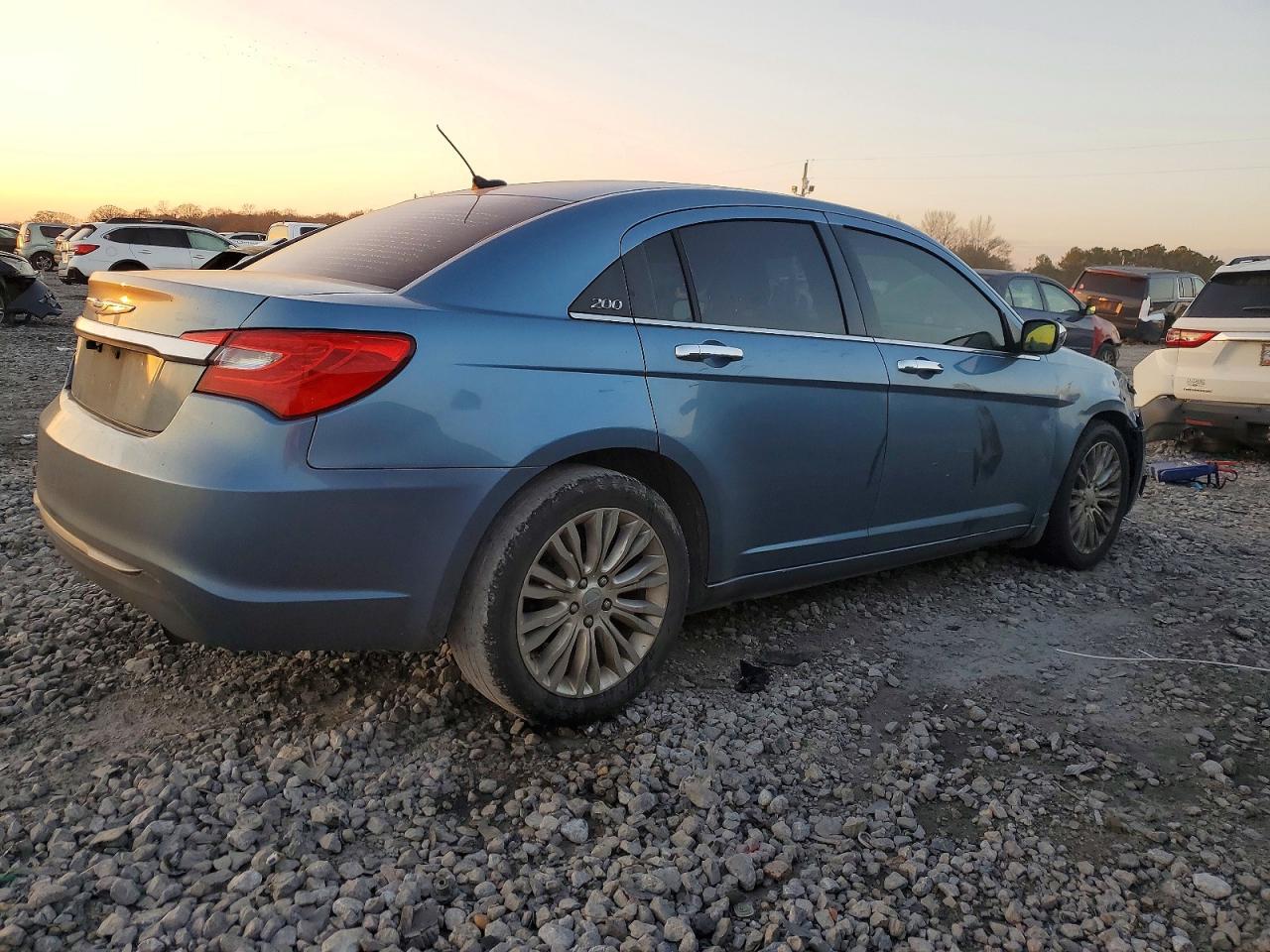 2011 Chrysler 200 Limited - Фото 3
